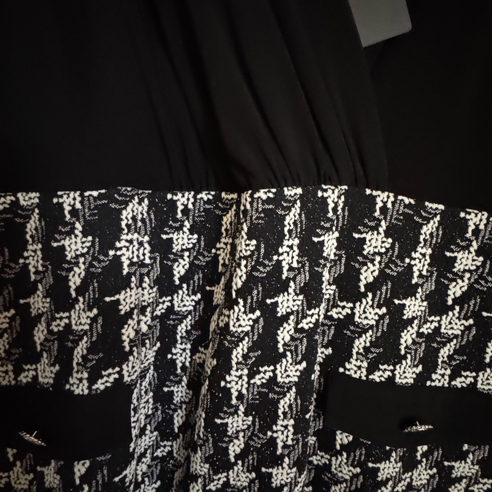 Joseph Ribkoff Black and White dress.FREE GIFT WITH THIS PURCHASE. - Picture 4 of 7